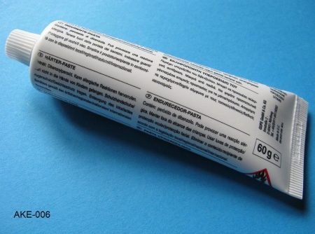 AKEMI Härterpaste für Klebstoffe auf Polyesterbasis – 60 g (weiß)